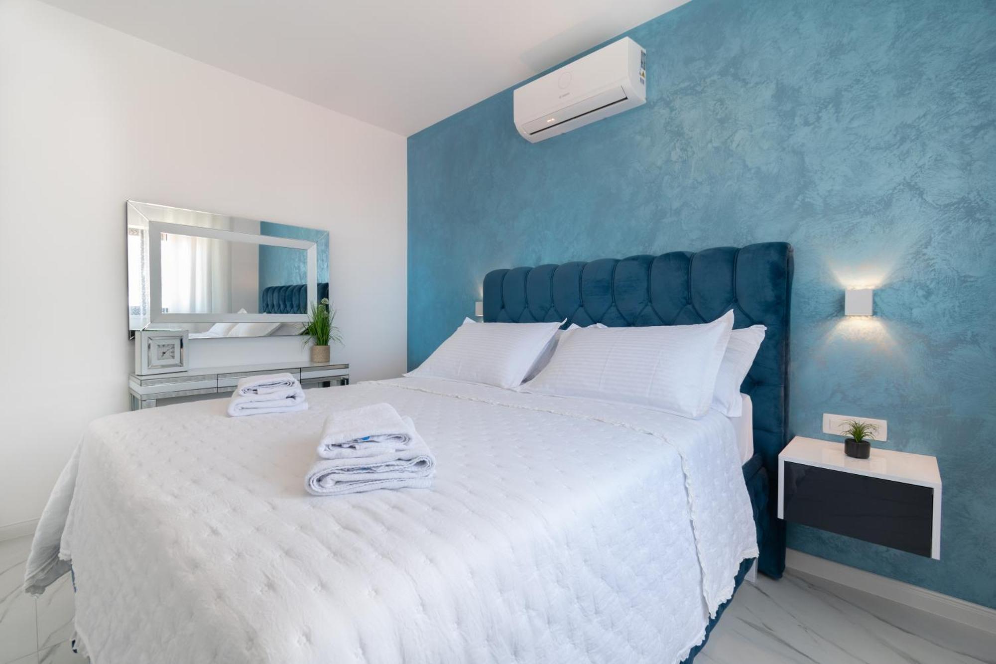 Lux Penthouse Panoramic View With Jacuzzi Daire Makarska Dış mekan fotoğraf