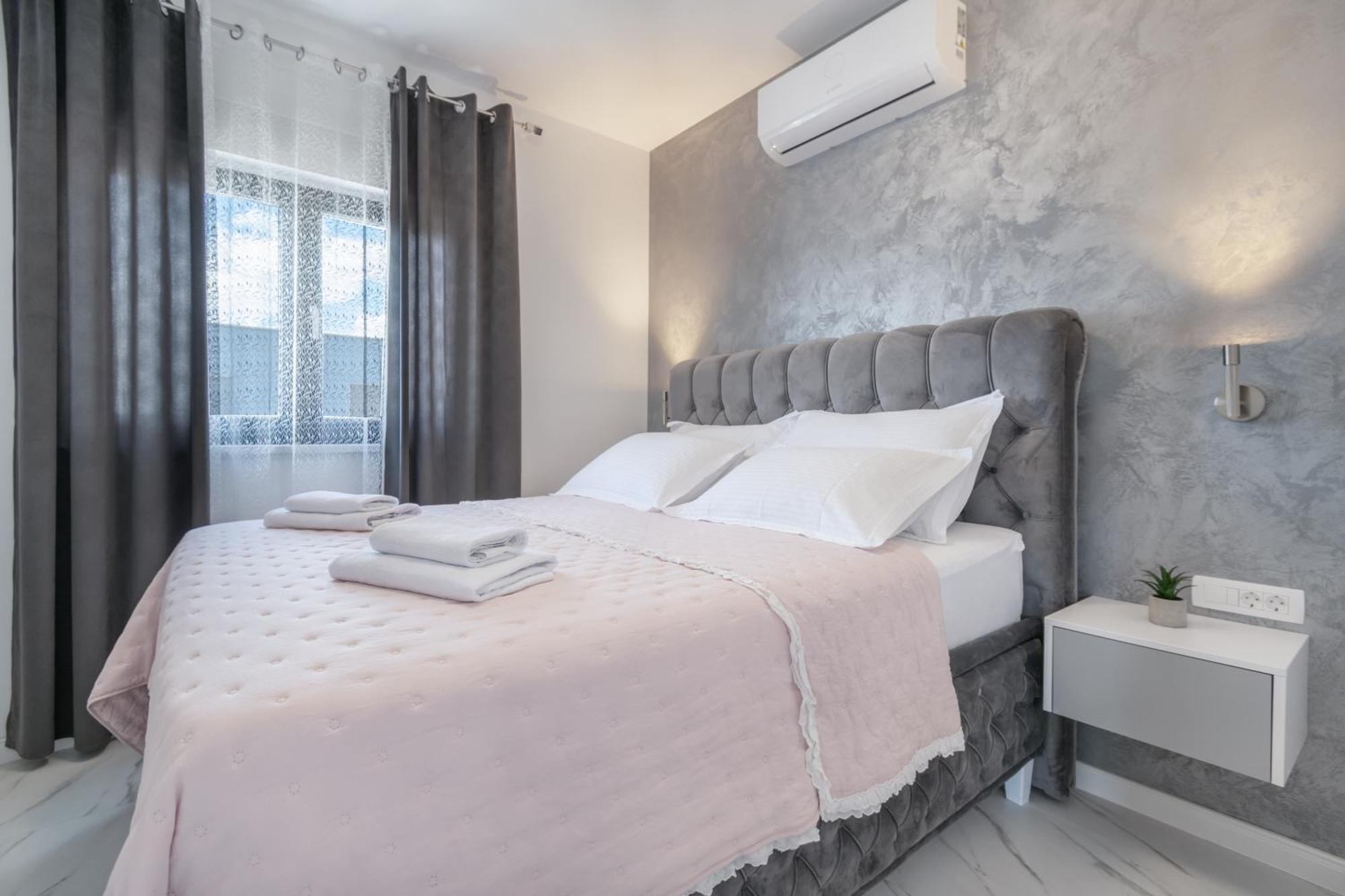 Lux Penthouse Panoramic View With Jacuzzi Daire Makarska Dış mekan fotoğraf